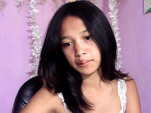 Laura1881 live cam on BongaCams