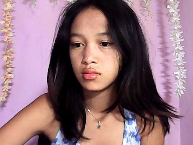 Laura1881 live cam on BongaCams