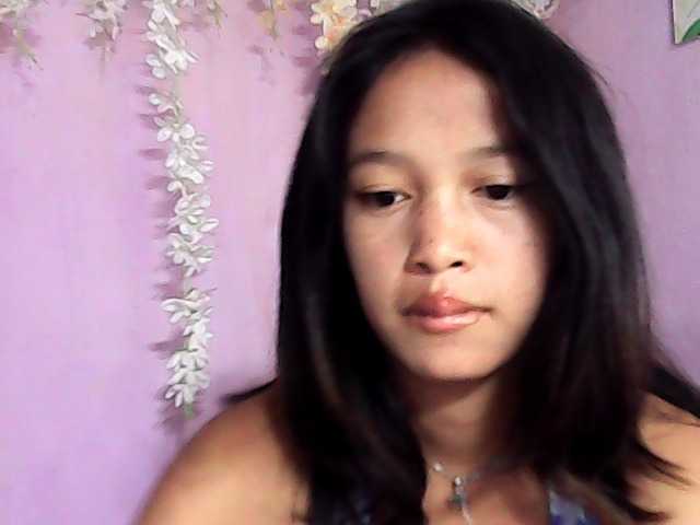 Laura1881 live cam on BongaCams