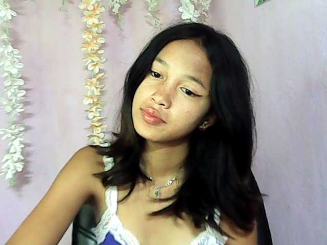 Laura1881 live cam on BongaCams