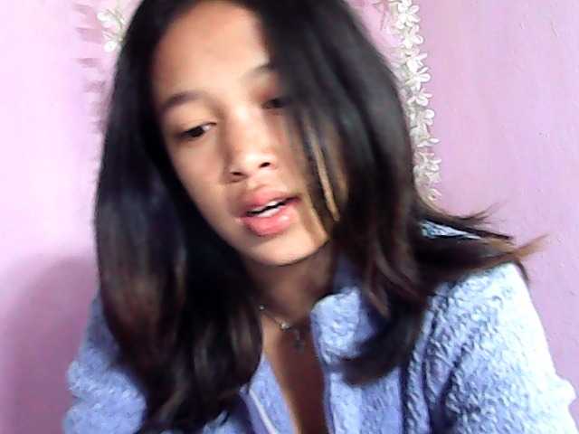 Laura1881 live cam on BongaCams