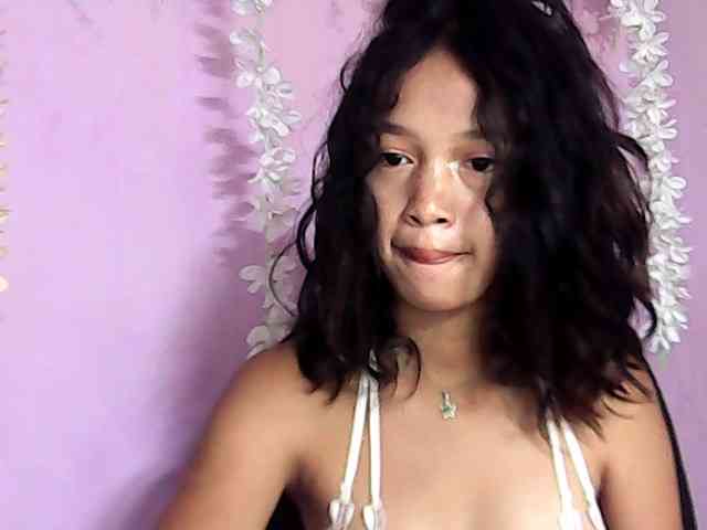 Laura1881 webcam