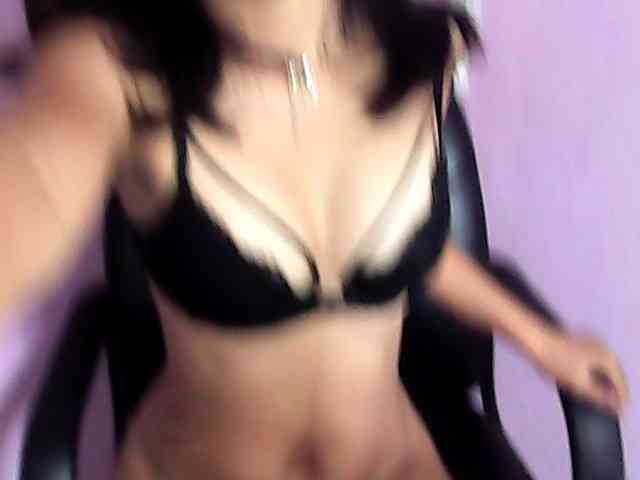 Laura1881 webcam