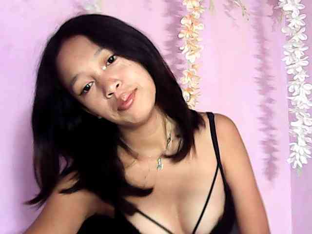 Laura1881 webcam