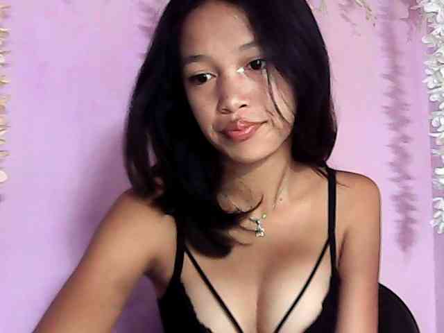 Laura1881 webcam