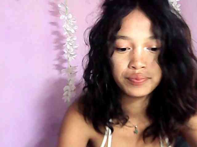 Laura1881 webcam