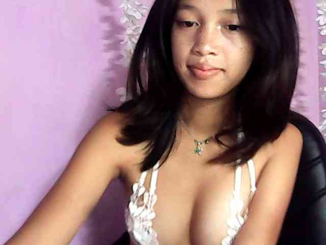 Laura1881 webcam