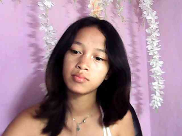 Laura1881 webcam