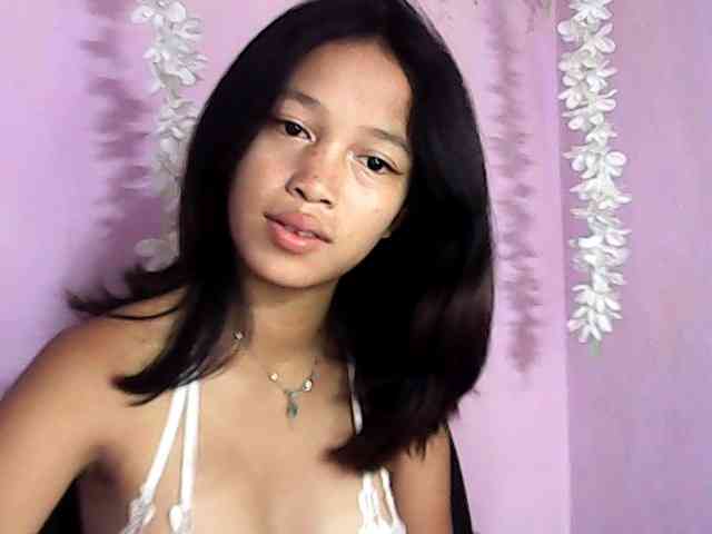 Laura1881 webcam