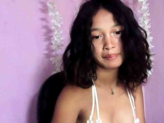 Laura1881 webcam