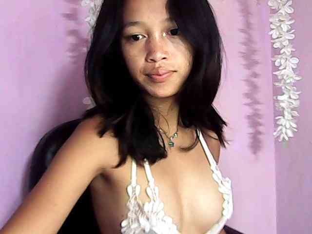 Laura1881 webcam