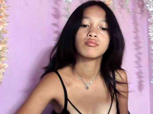 Laura1881 webcam