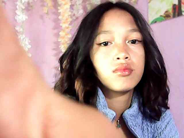 Laura1881 webcam