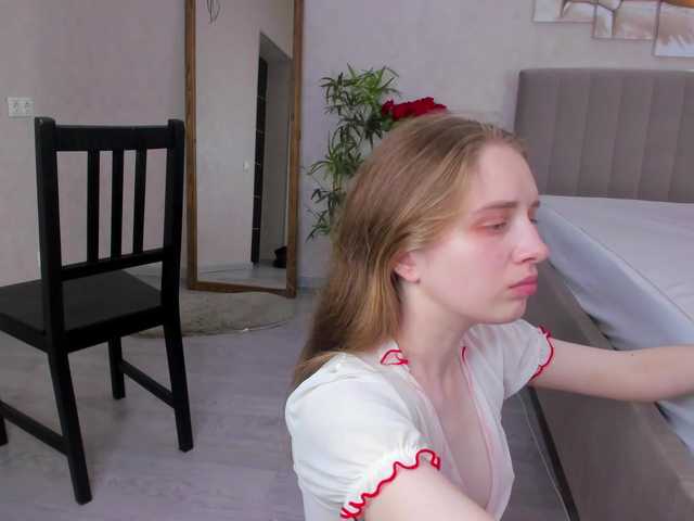Camilla-Kelly live webcam show