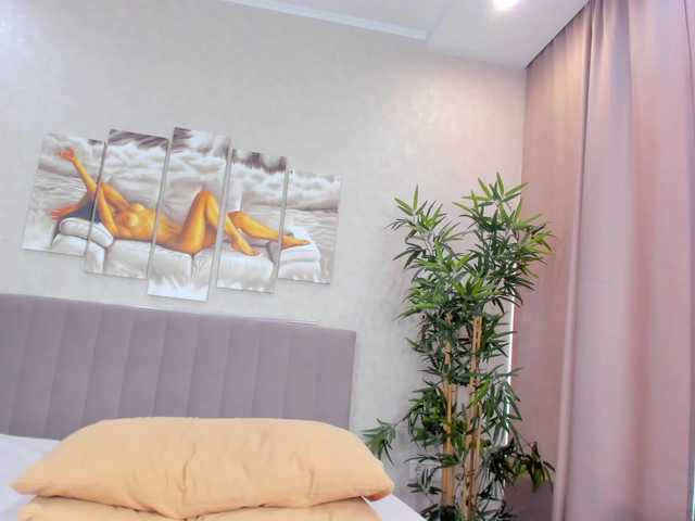 Camilla-Kelly live cam on BongaCams