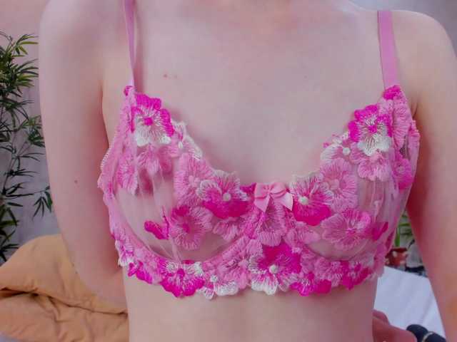 Camilla-Kelly live cam on BongaCams