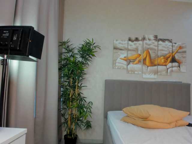 Camilla-Kelly live cam preview