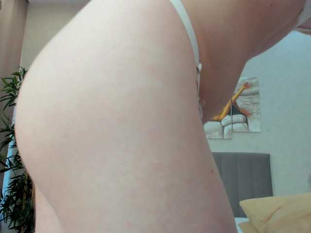 Camilla-Kelly live cam on BongaCams