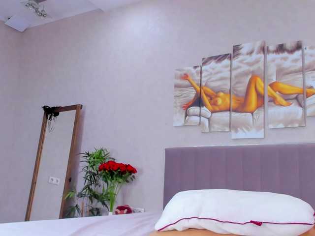 Camilla-Kelly live webcam show