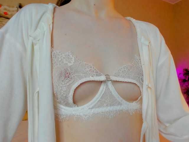 Camilla-Kelly live cam on BongaCams