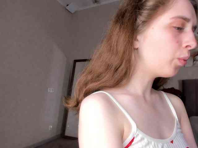 Camilla-Kelly webcam
