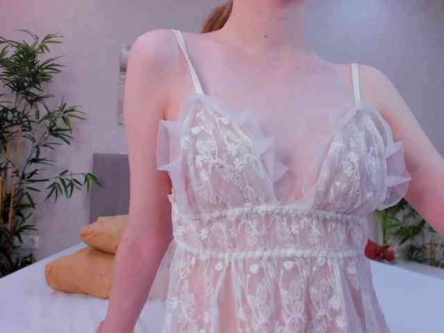 Camilla-Kelly webcam