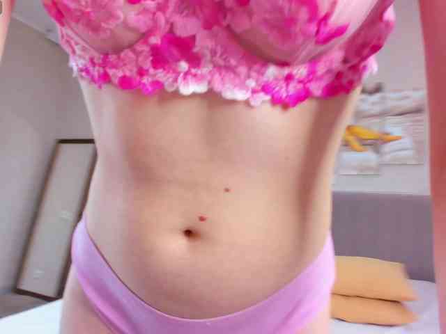 Camilla-Kelly webcam