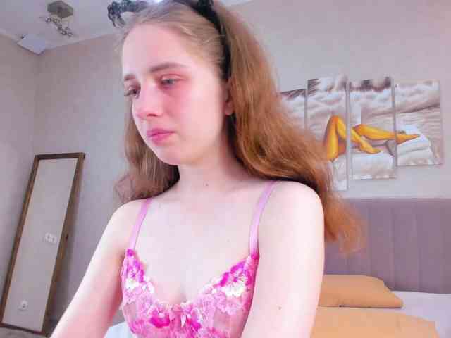 Camilla-Kelly webcam
