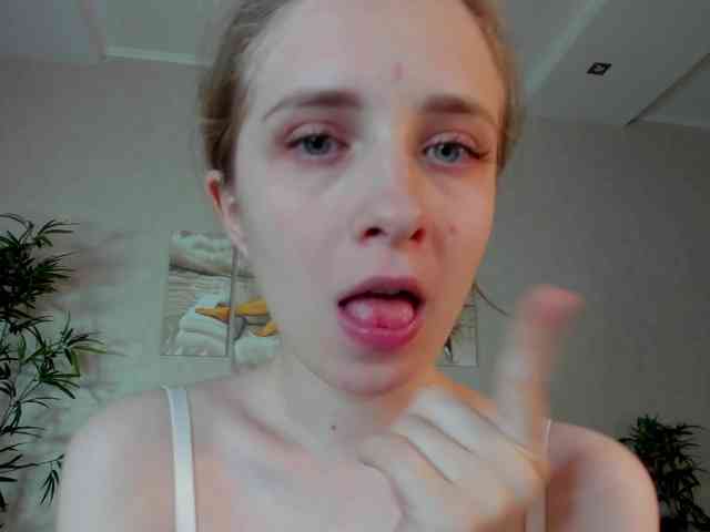 Camilla-Kelly webcam