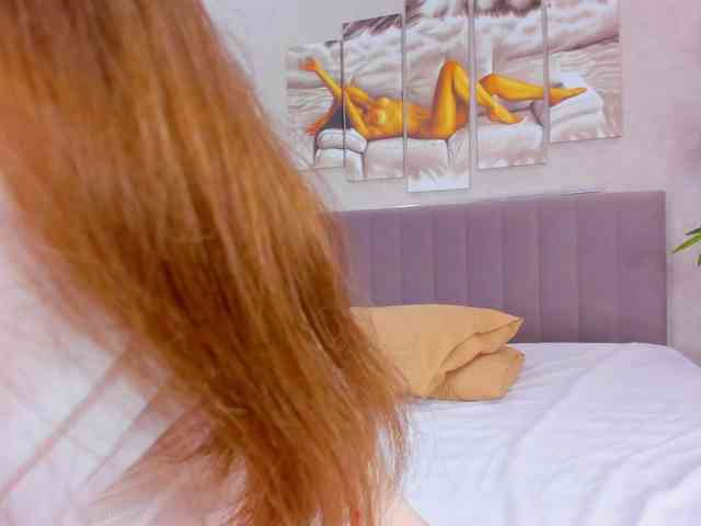 Camilla-Kelly webcam
