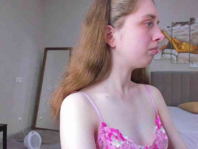 Camilla-Kelly webcam