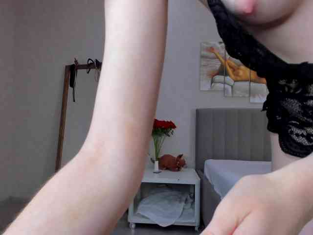 Camilla-Kelly webcam