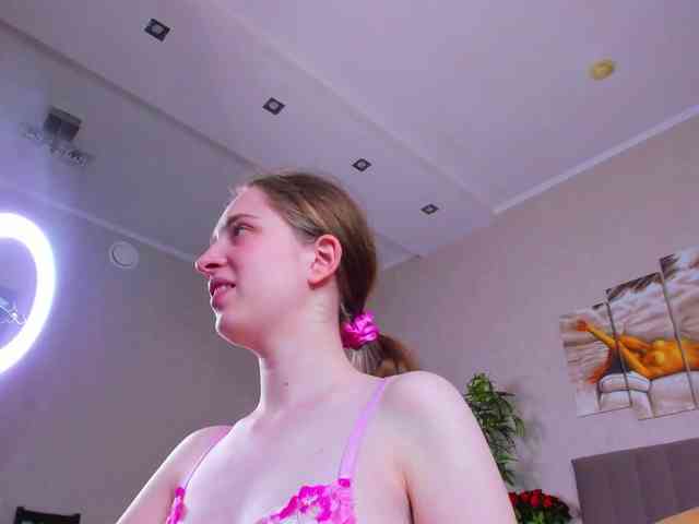 Camilla-Kelly webcam