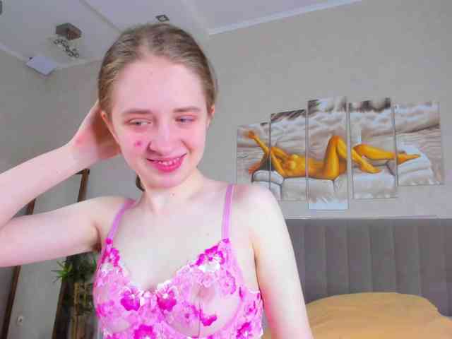 Camilla-Kelly webcam