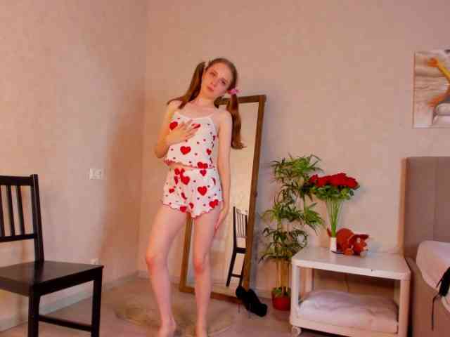 Camilla-Kelly webcam