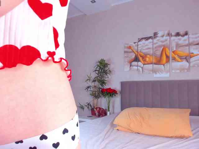 Camilla-Kelly webcam