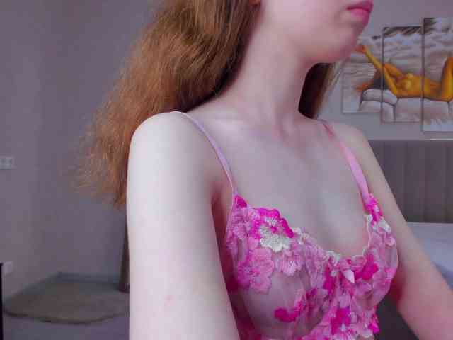 Camilla-Kelly webcam