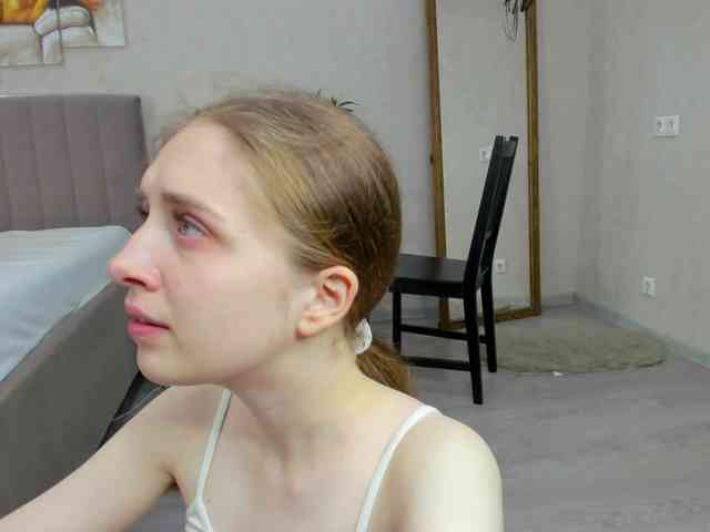 Camilla-Kelly webcam