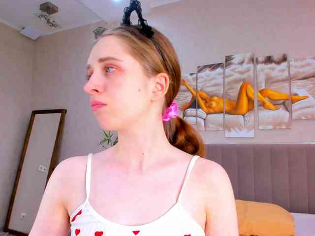 Camilla-Kelly webcam