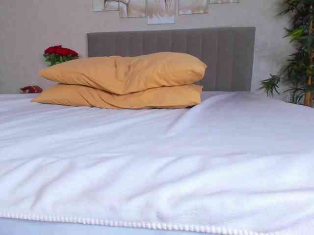 Camilla-Kelly webcam