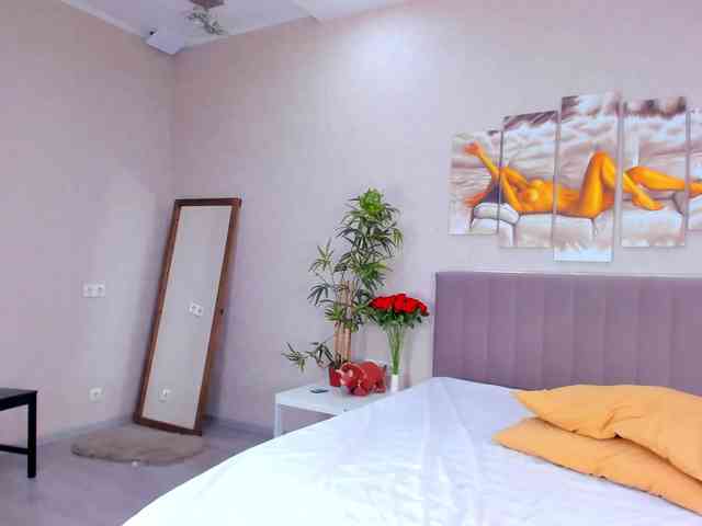 Camilla-Kelly webcam