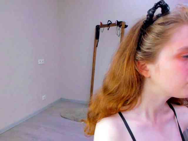 Camilla-Kelly webcam
