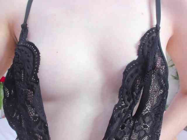 Camilla-Kelly webcam
