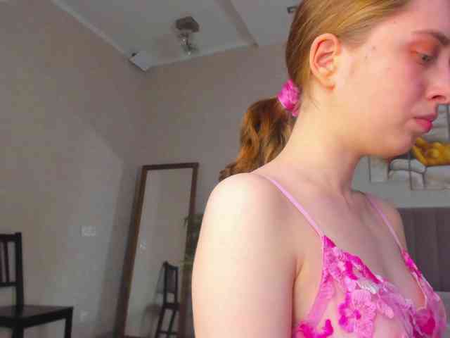 Camilla-Kelly webcam