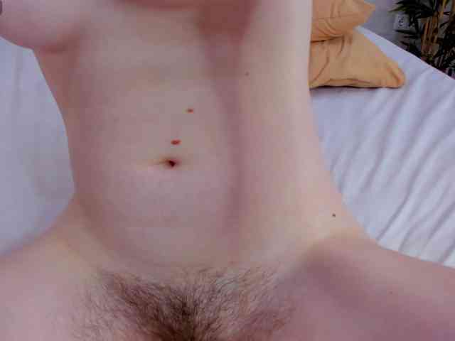 Camilla-Kelly webcam