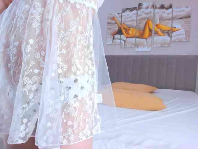 Camilla-Kelly webcam