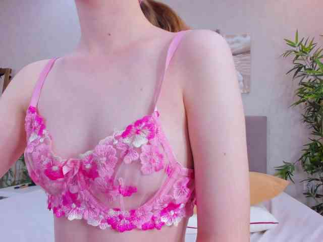Camilla-Kelly webcam