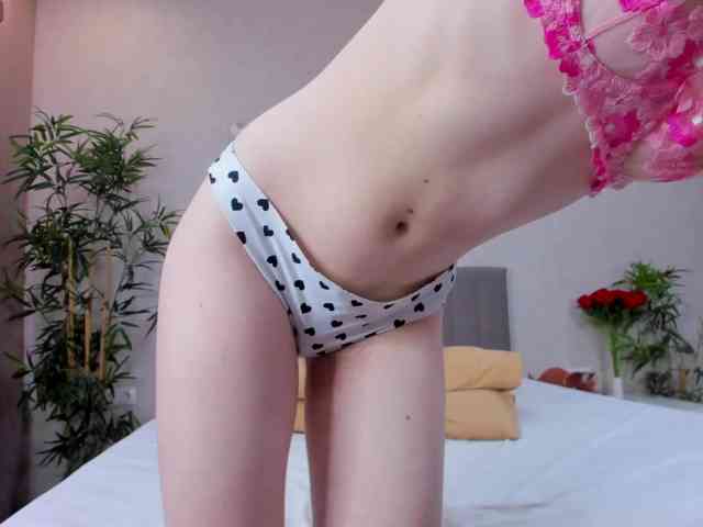 Camilla-Kelly webcam