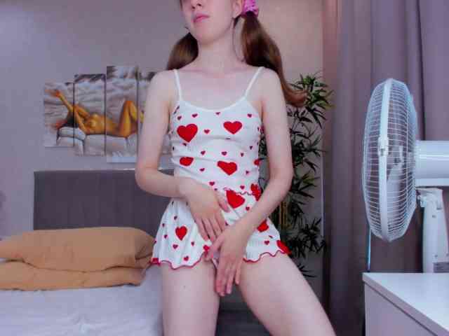 Camilla-Kelly webcam