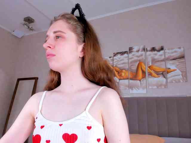 Camilla-Kelly webcam